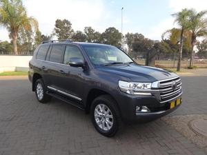 Toyota Land Cruiser 200 4.5D-4D V8 VX-R