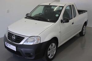 Nissan NP 200