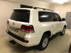 Toyota Land Cruiser 200 4.5D-4D V8 VX