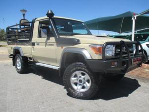 Toyota Land Cruiser 79 4.5D-4D LX V8