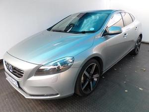 Volvo V40 T3 R-Design