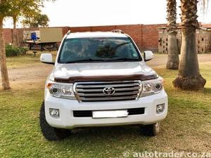 Toyota Land Cruiser 200 4.5D-4D V8 VX