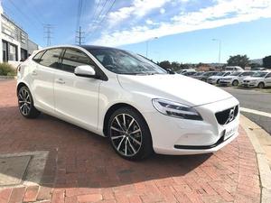 Volvo V40 T4 Momentum Auto