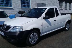 Nissan NP 200