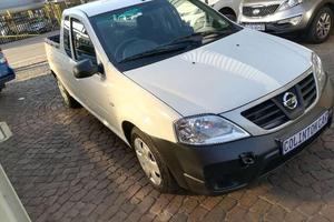 Nissan NP 200