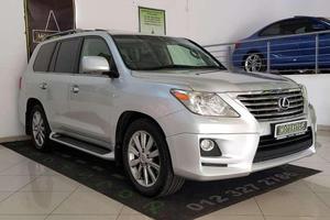 Lexus LX